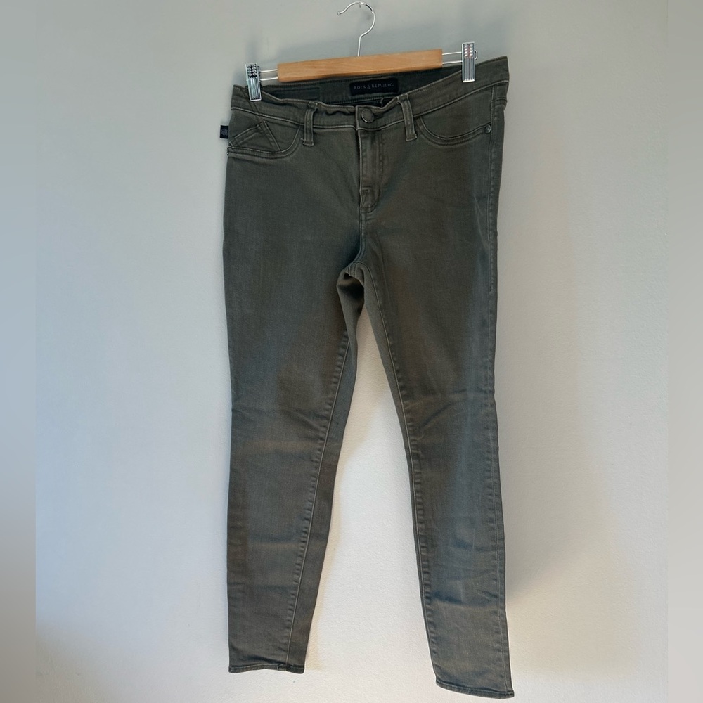 5/$20🎉 Rock & Republic Skinny Jeans Size 12 Olive Green